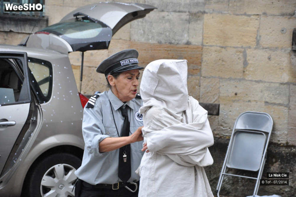 40/60 photos du spectacle Décret 412 / Opération Borderline