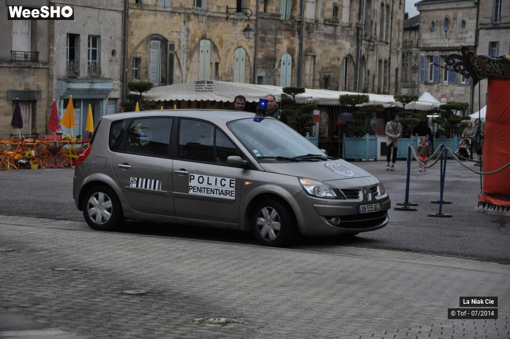 42/60 photos du spectacle Décret 412 / Opération Borderline