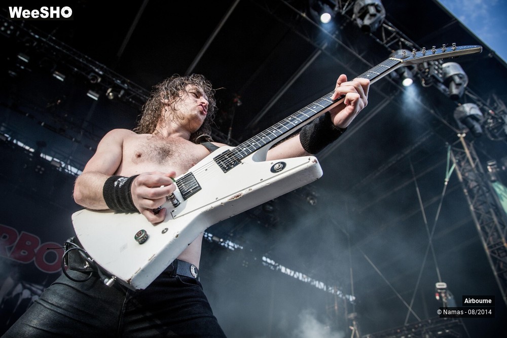 21/49 photos du spectacle Airbourne