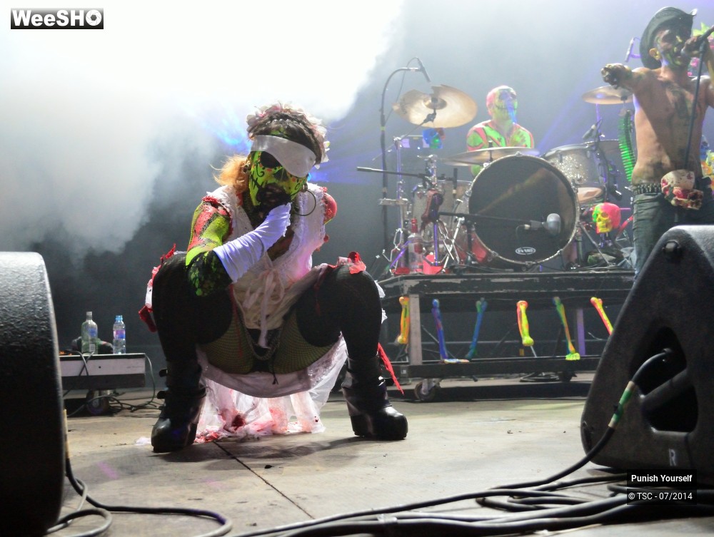 1/45 photos du spectacle Punish Yourself