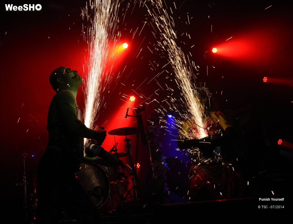 2/45 photos du spectacle Punish Yourself