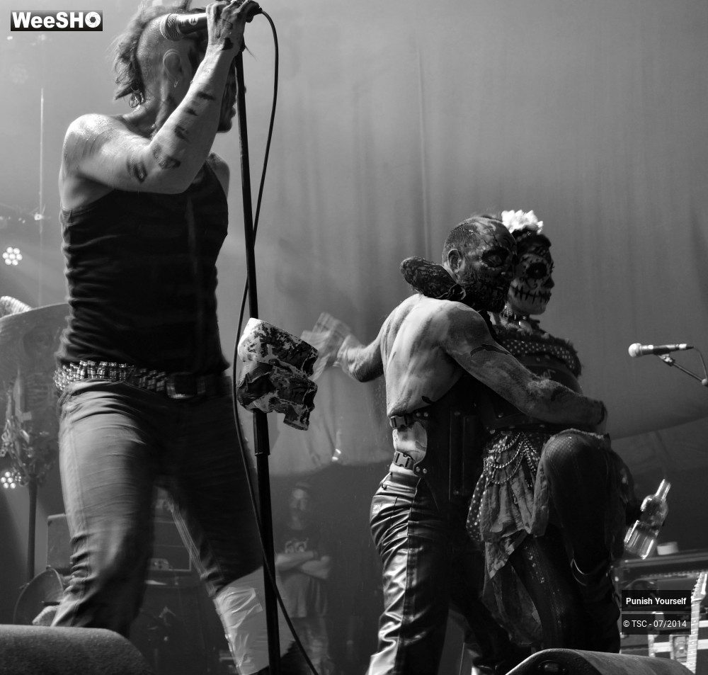 3/45 photos du spectacle Punish Yourself