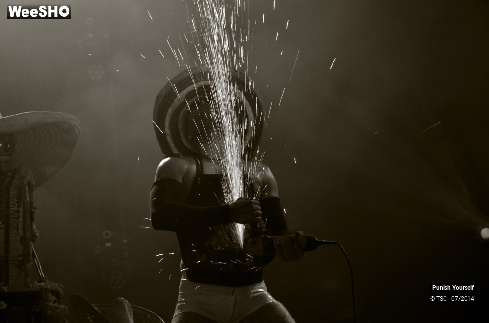 8/45 photos du spectacle Punish Yourself