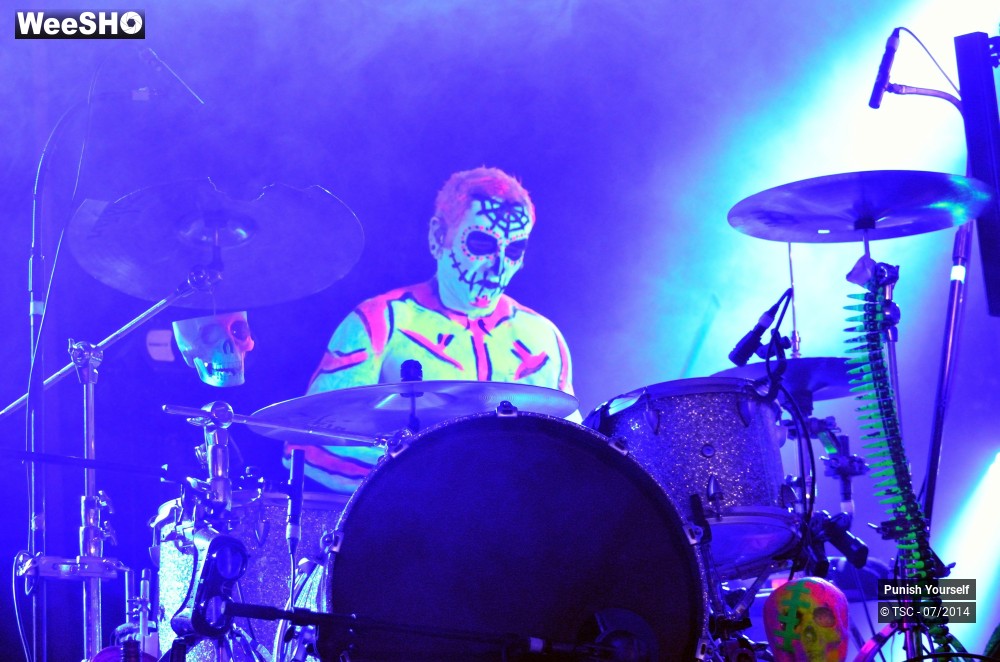 15/45 photos du spectacle Punish Yourself