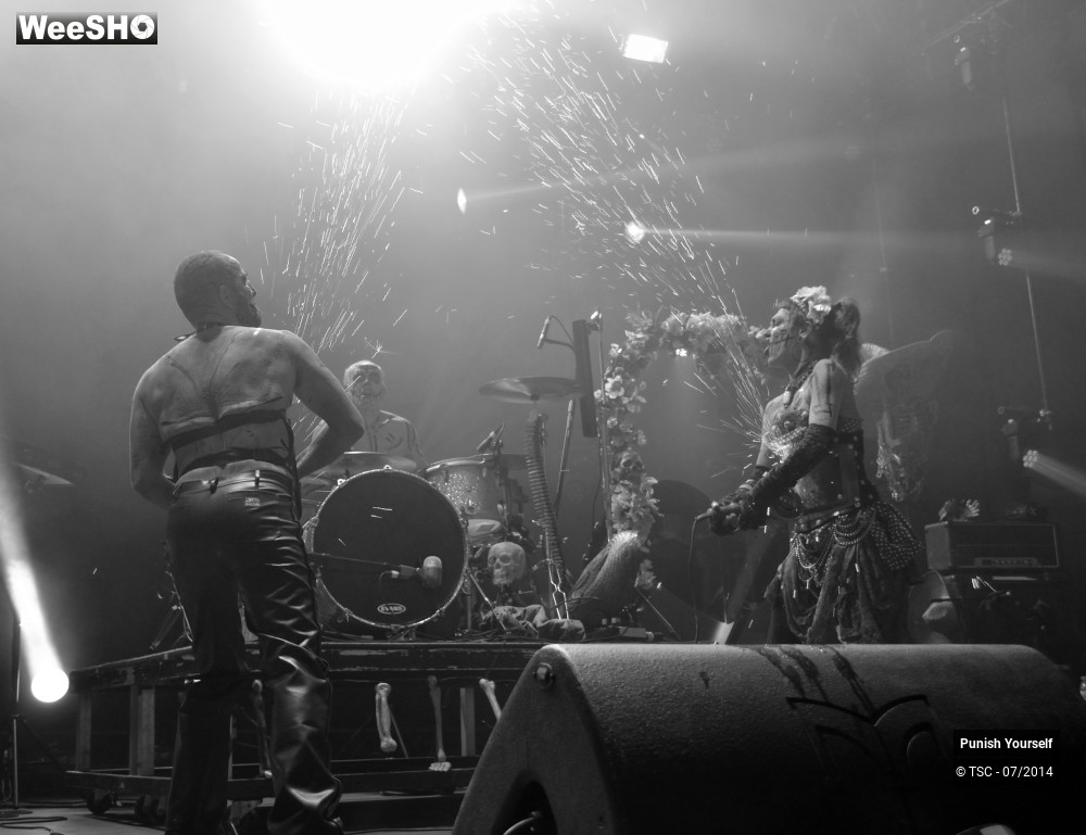 19/45 photos du spectacle Punish Yourself