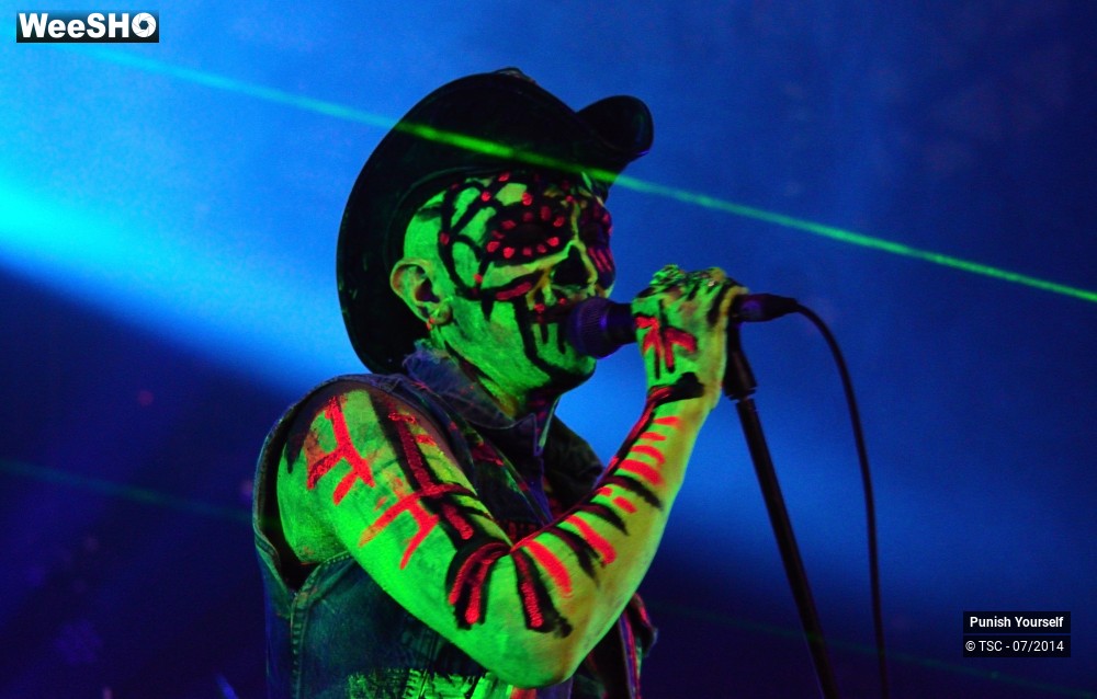 20/45 photos du spectacle Punish Yourself