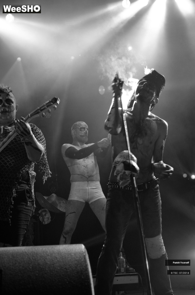 23/45 photos du spectacle Punish Yourself