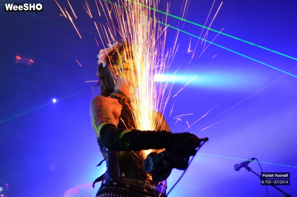 26/45 photos du spectacle Punish Yourself