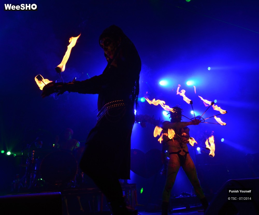 33/45 photos du spectacle Punish Yourself