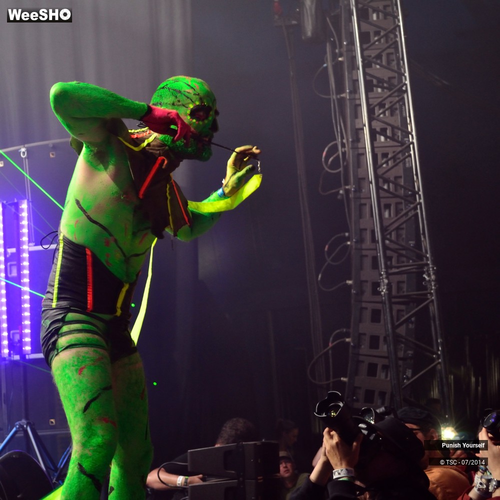 35/45 photos du spectacle Punish Yourself