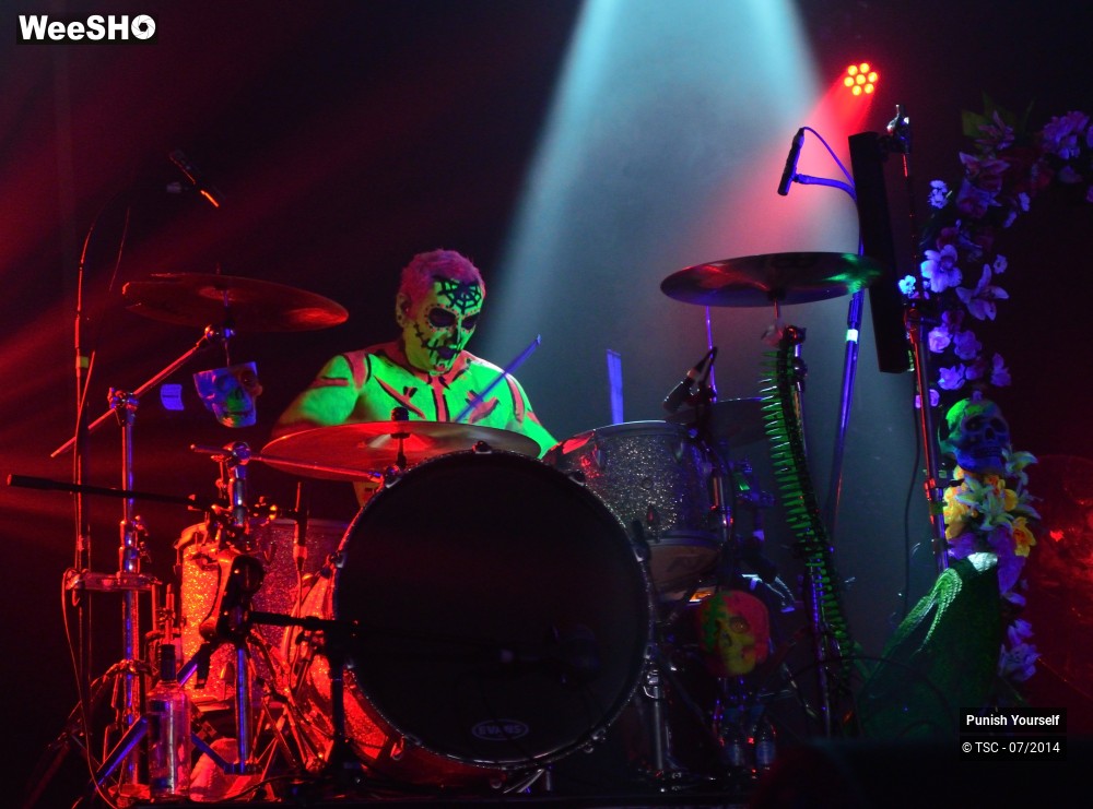 37/45 photos du spectacle Punish Yourself