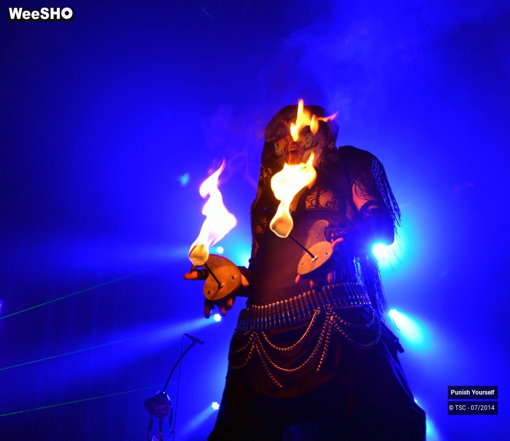 38/45 photos du spectacle Punish Yourself