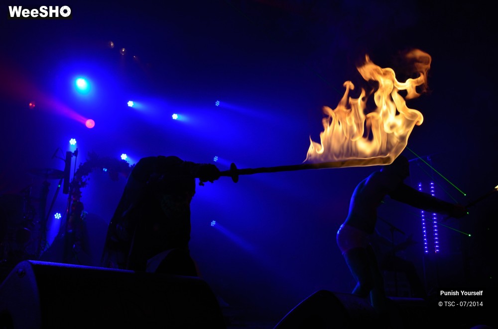 45/45 photos du spectacle Punish Yourself