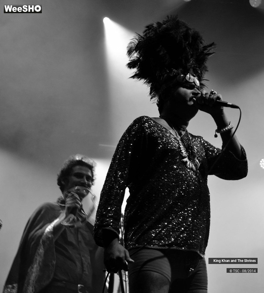 26/28 photos du spectacle King Khan and The Shrines