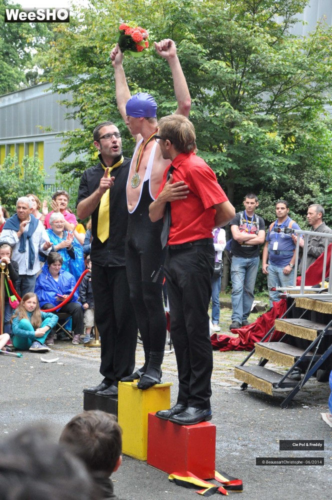 2/42 photos du spectacle Le Cirque démocratique de la Belgique