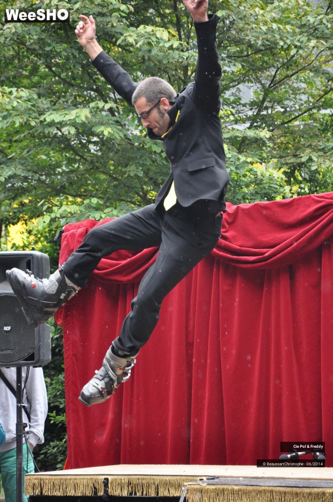 31/42 photos du spectacle Le Cirque démocratique de la Belgique