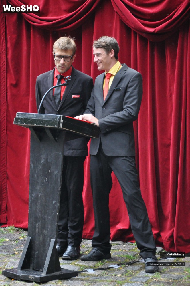 40/42 photos du spectacle Le Cirque démocratique de la Belgique