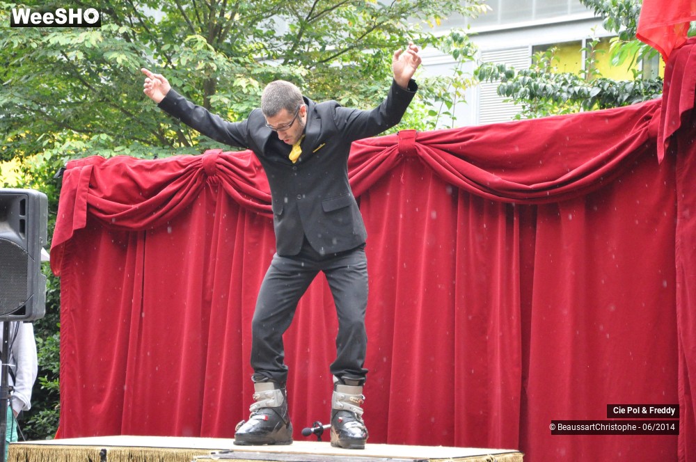 42/42 photos du spectacle Le Cirque démocratique de la Belgique