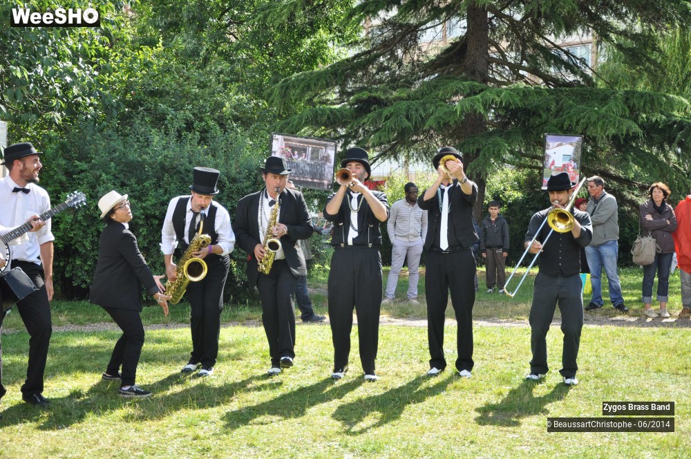 15/28 photos du spectacle NOLA 2nd Line