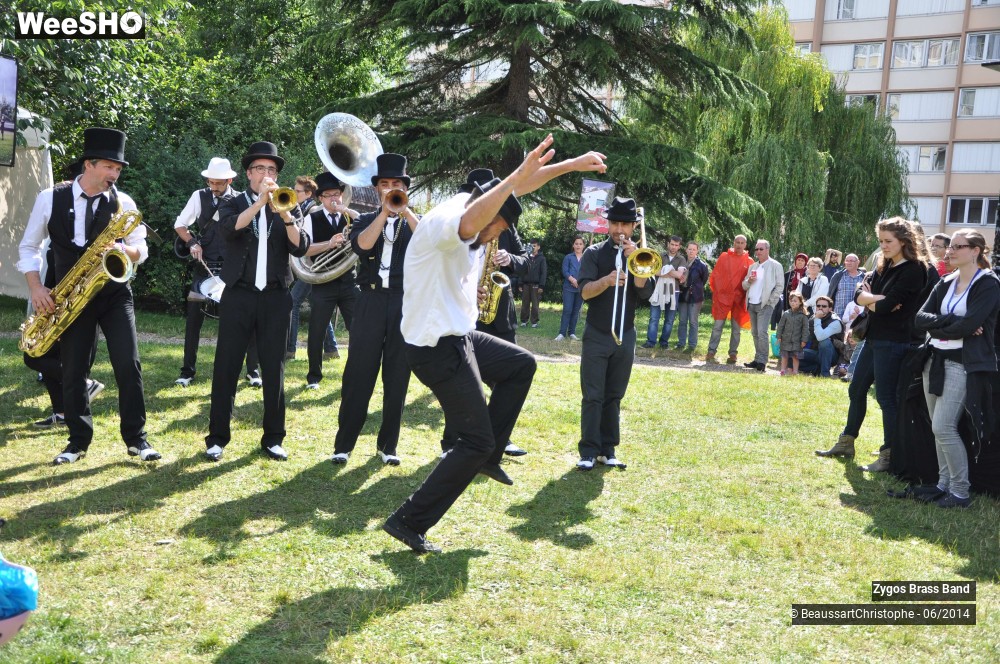 17/28 photos du spectacle NOLA 2nd Line