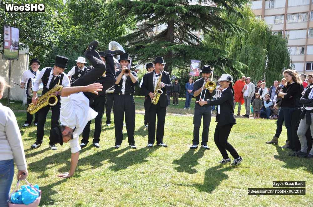 19/28 photos du spectacle NOLA 2nd Line