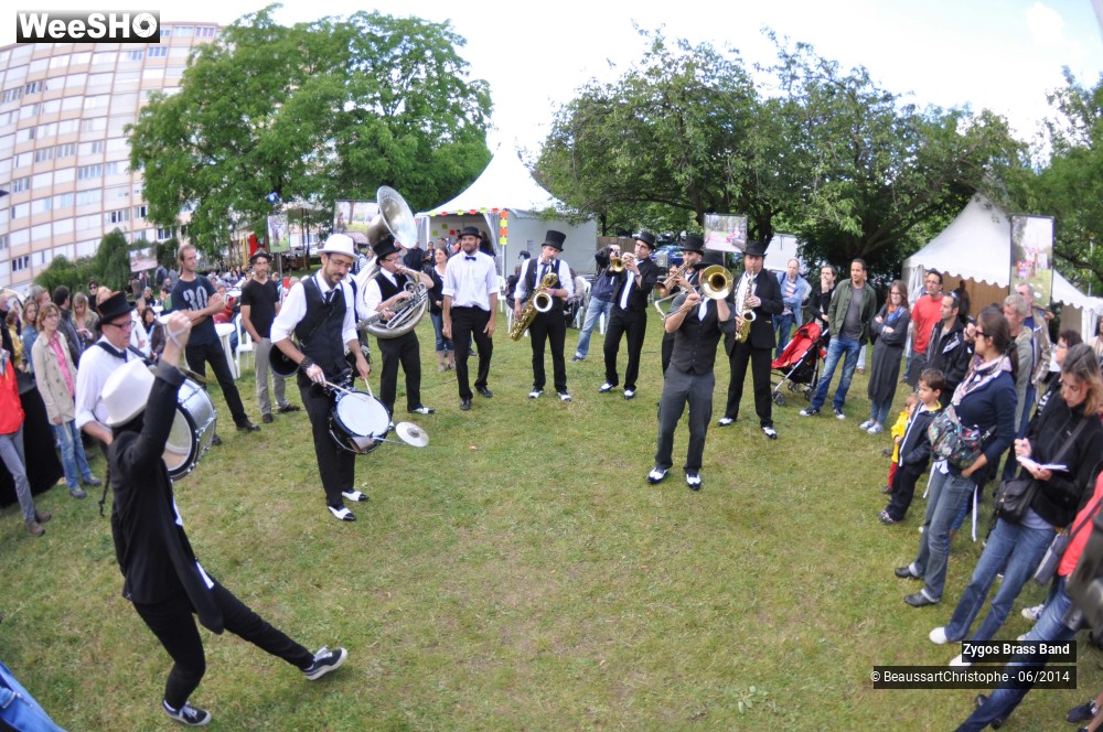 20/28 photos du spectacle NOLA 2nd Line