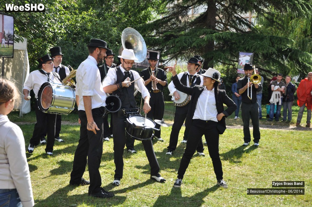 21/28 photos du spectacle NOLA 2nd Line