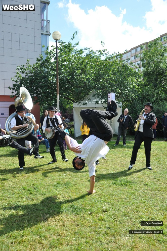 27/28 photos du spectacle NOLA 2nd Line