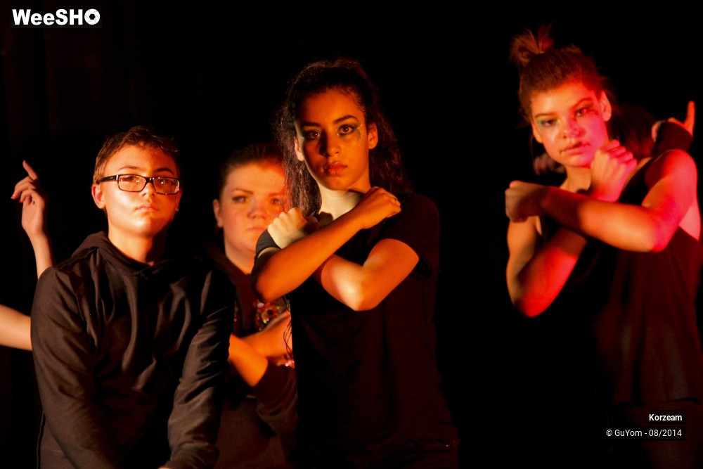 3/48 photos du spectacle Danse ton environnement