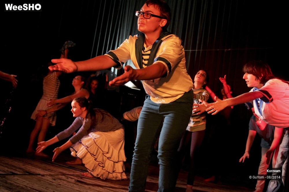 15/48 photos du spectacle Danse ton environnement