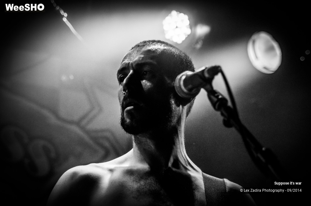 4/8 photos du spectacle Suppose It's War