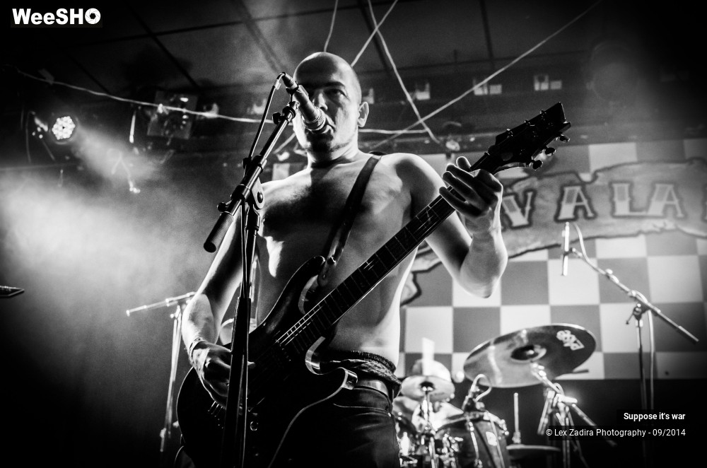 5/8 photos du spectacle Suppose It's War