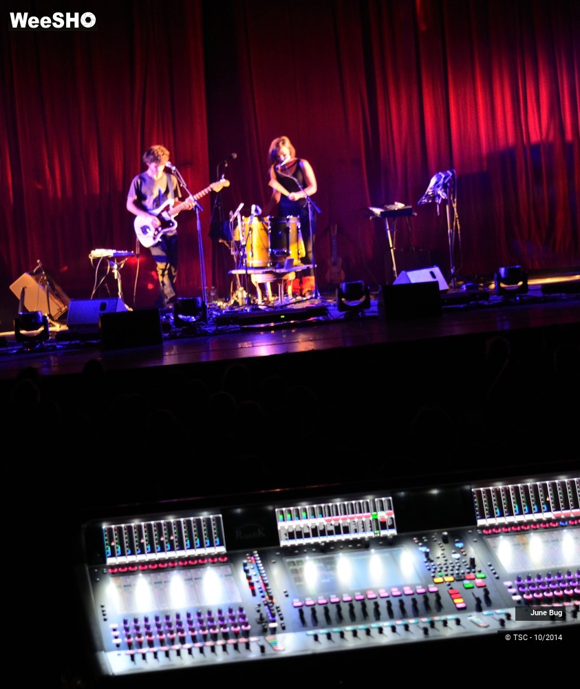 8/9 photos du spectacle June Bug