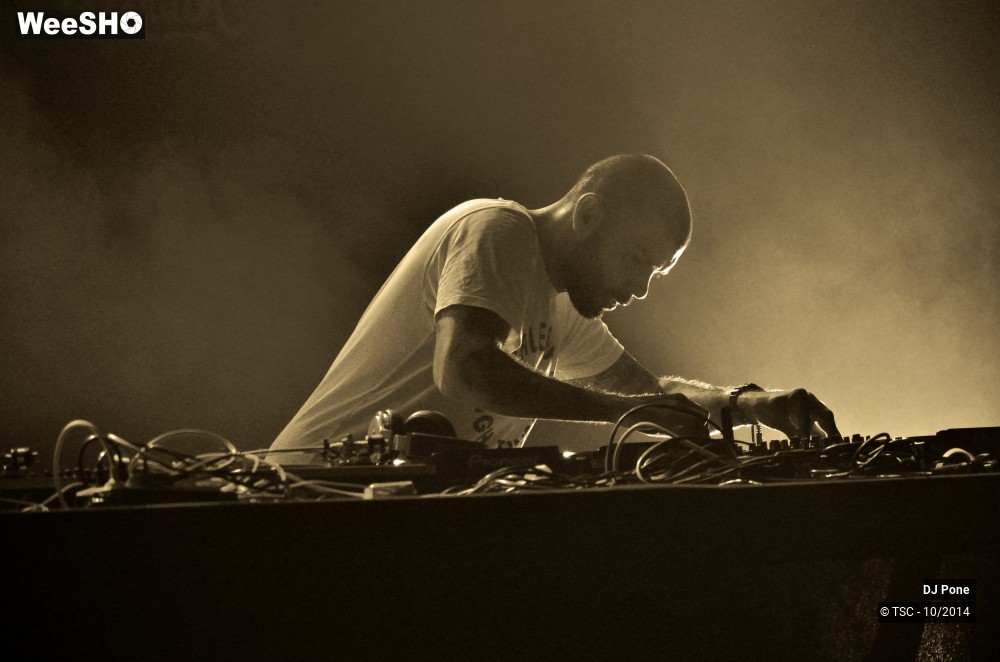 15/27 photos du spectacle DJ Pone