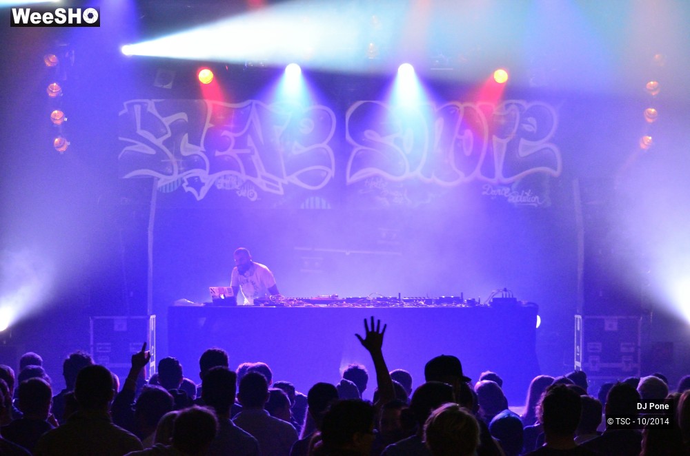 19/27 photos du spectacle DJ Pone