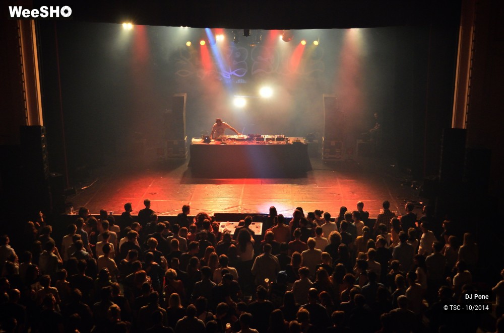 22/27 photos du spectacle DJ Pone