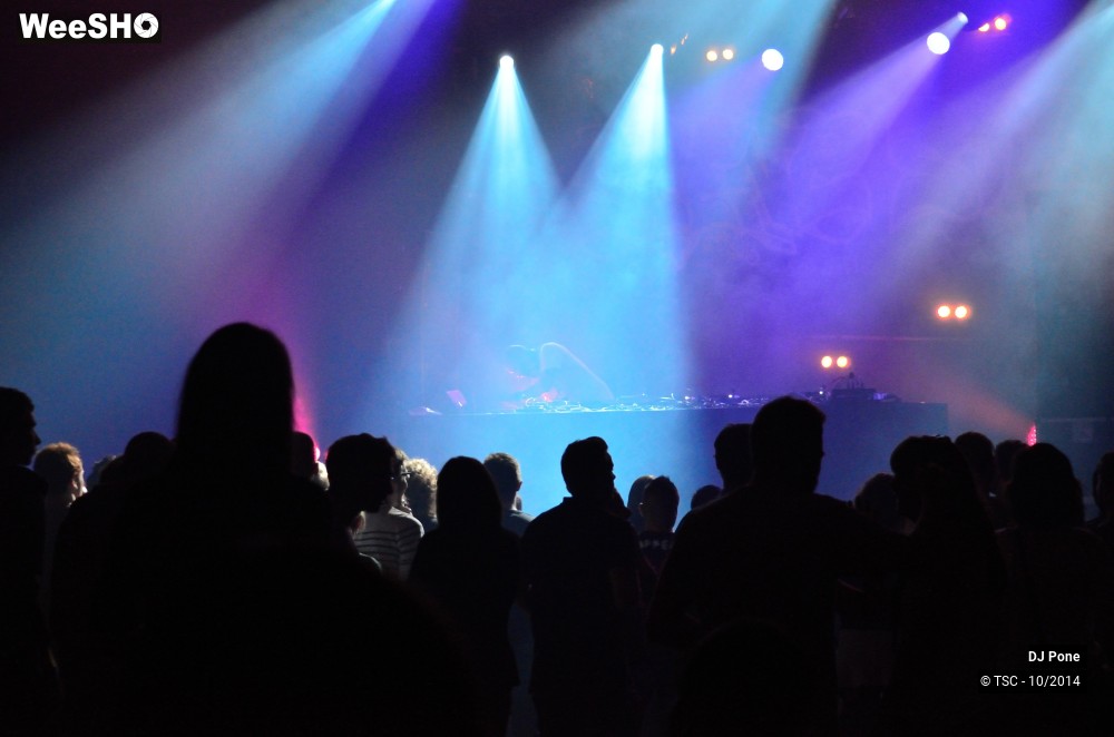23/27 photos du spectacle DJ Pone