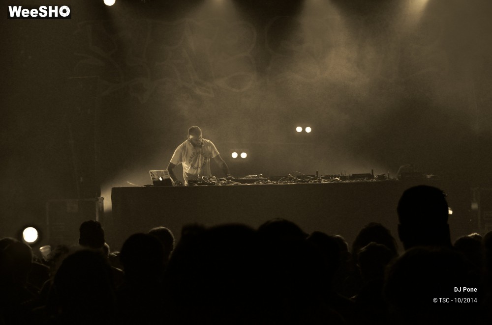 26/27 photos du spectacle DJ Pone