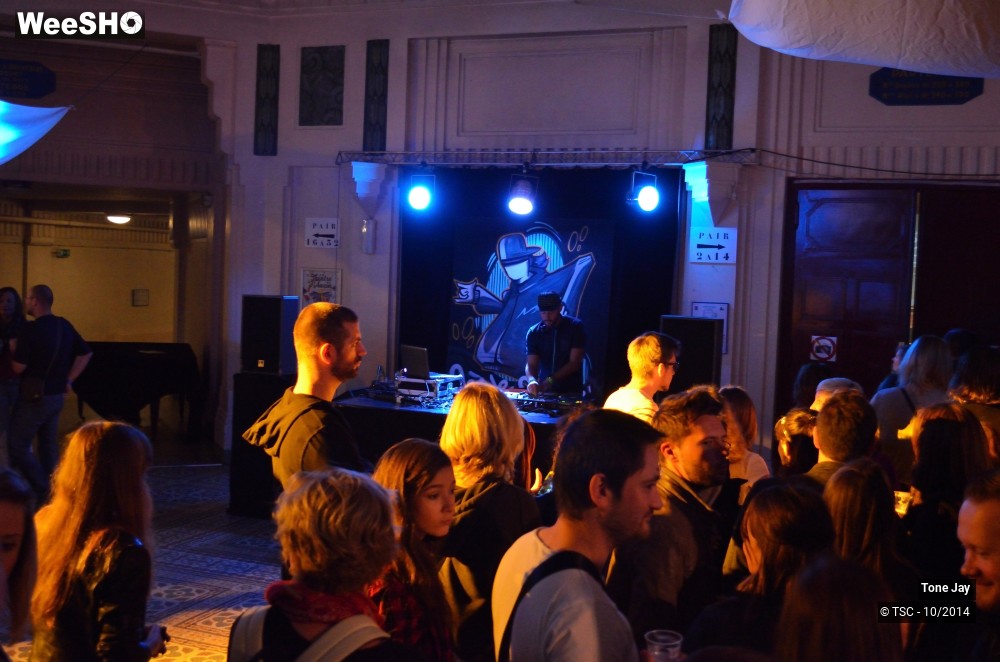 3/8 photos du spectacle Tone Jay