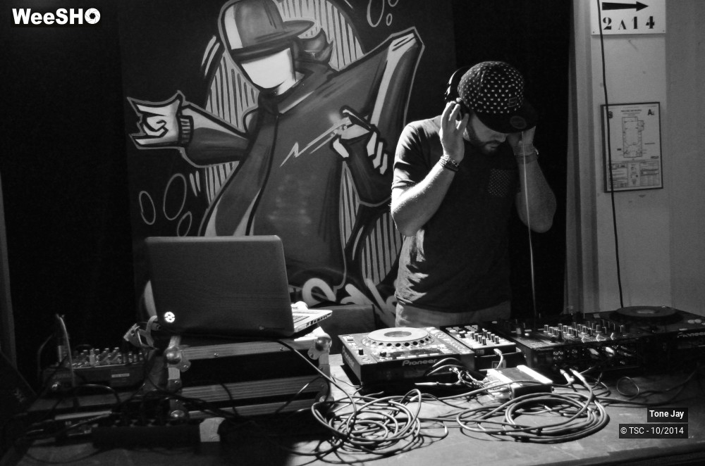 7/8 photos du spectacle Tone Jay