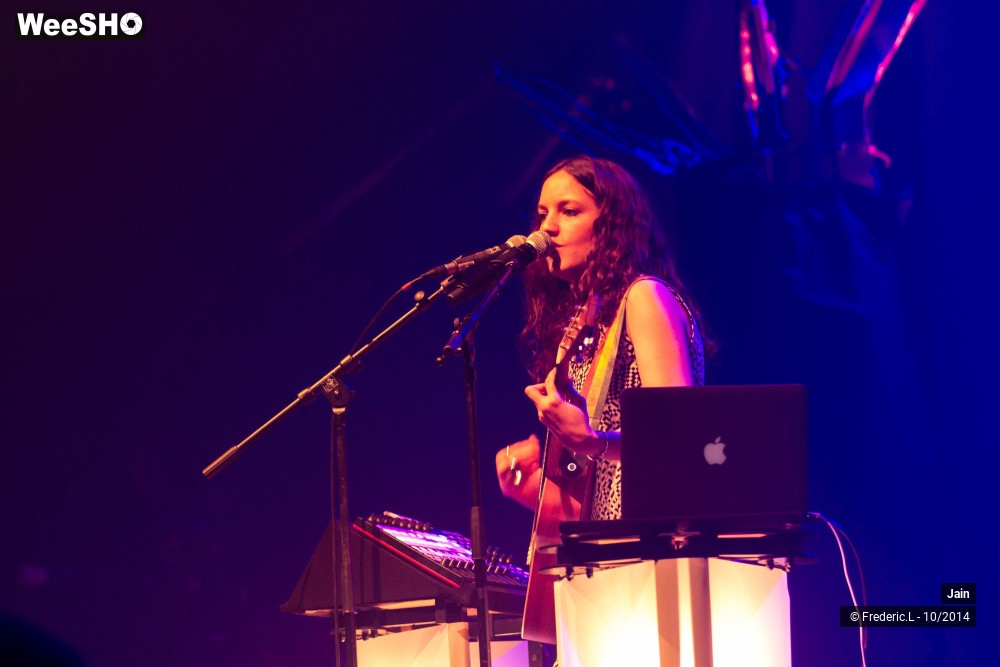 1/10 photos du spectacle Jain