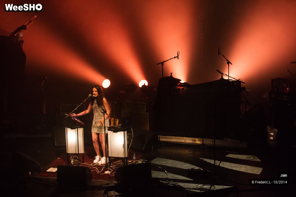 5/10 photos du spectacle Jain