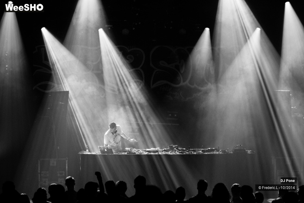 20/30 photos du spectacle DJ Pone
