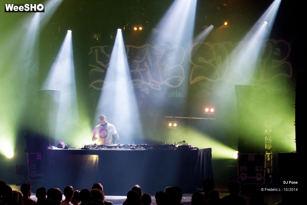 29/30 photos du spectacle DJ Pone