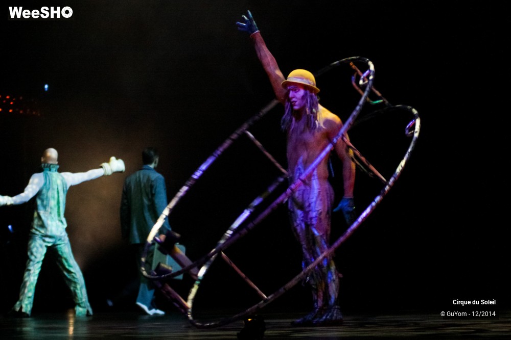 11/50 photos du spectacle Quidam - tableaux 1 & 2