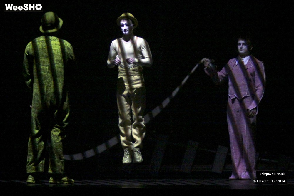 36/50 photos du spectacle Quidam - tableaux 3, 4 & 5