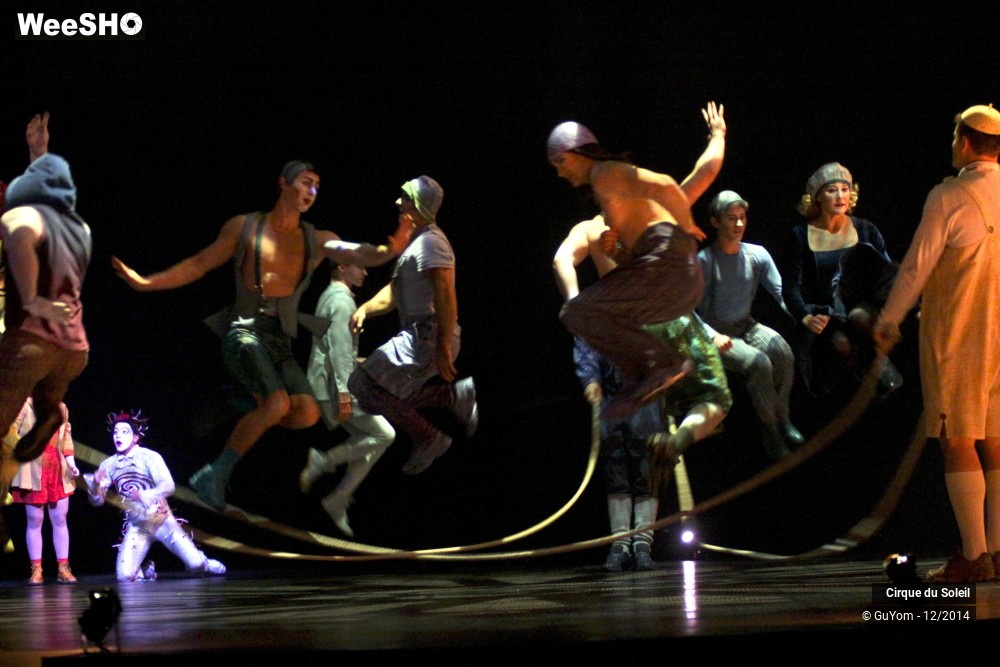 40/50 photos du spectacle Quidam - tableaux 3, 4 & 5
