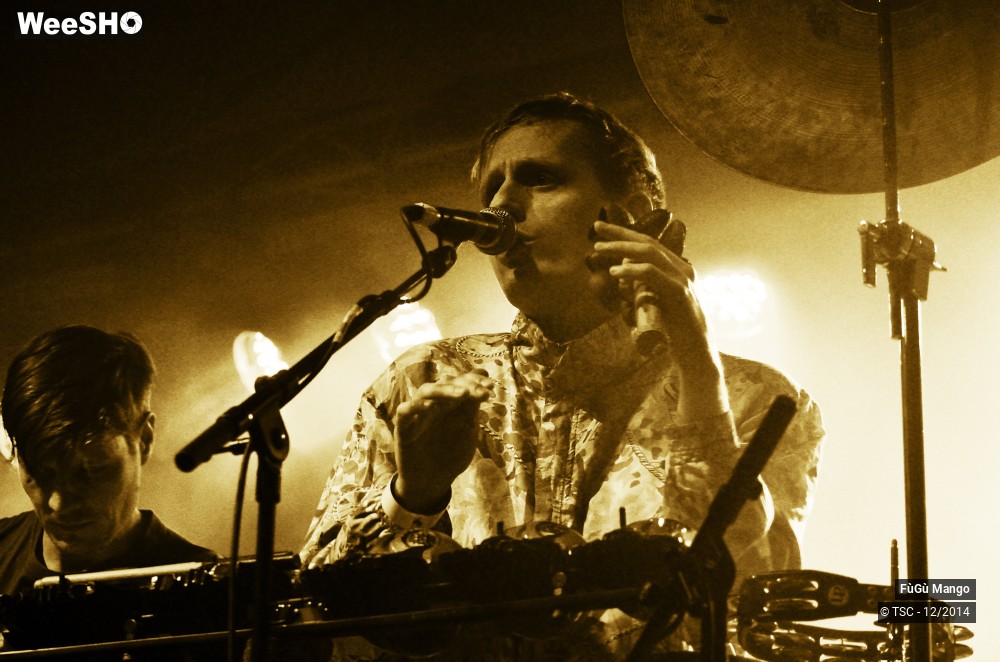 8/10 photos du spectacle FùGù Mango