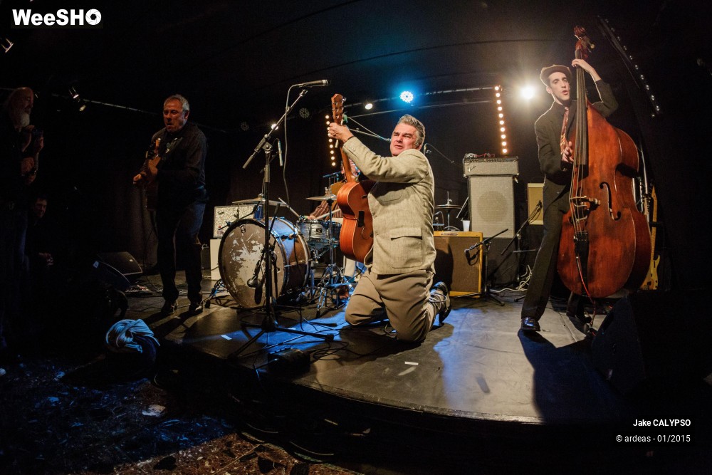 33/49 photos du spectacle Jake and his red hot