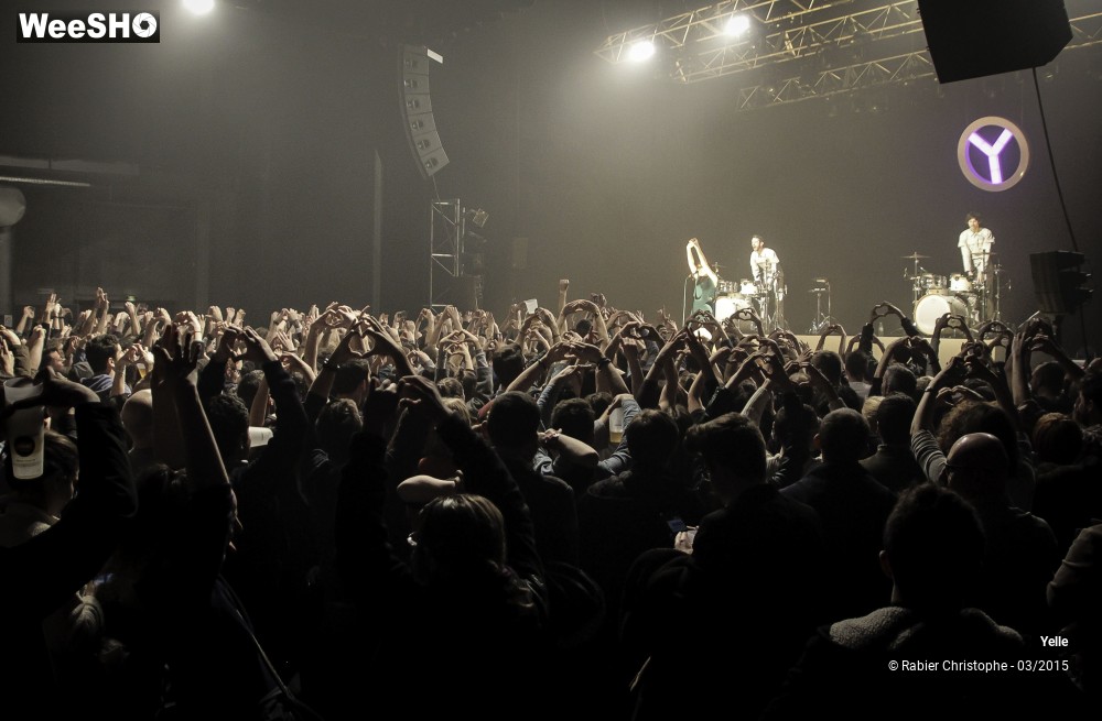 48/51 photos du spectacle Yelle